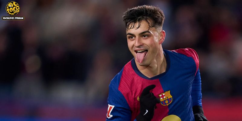 Pedri, hành trình rực rỡ từ cậu bé bị Real Madrid từ chối đến trụ cột của Barcelona. Cùng Socolive giải mã tư duy chơi bóng thiên bẩm của “Tiểu Iniesta”.